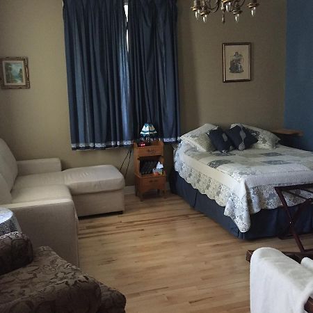 Bed and Breakfast Gil Ann Saint-Andre-Avellin Екстер'єр фото