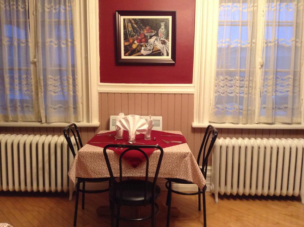 Bed and Breakfast Gil Ann Saint-Andre-Avellin Екстер'єр фото