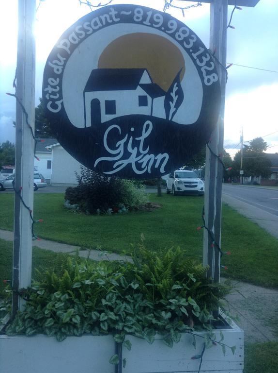 Bed and Breakfast Gil Ann Saint-Andre-Avellin Екстер'єр фото