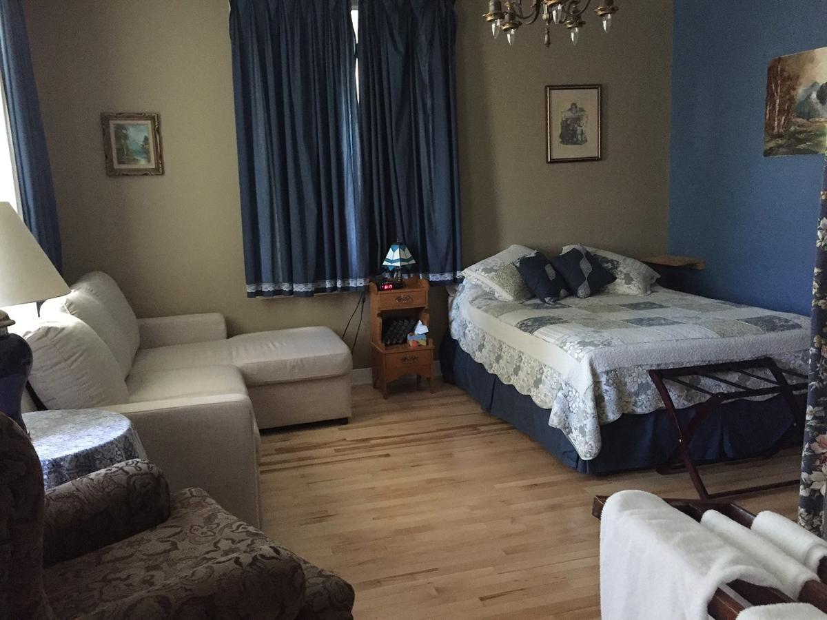 Bed and Breakfast Gil Ann Saint-Andre-Avellin Екстер'єр фото